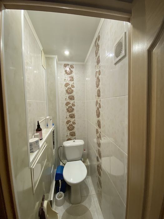 Продаётся в 4 микрорайоне 3-х комн. квартира