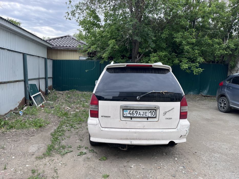 Mitsubishi Chariot