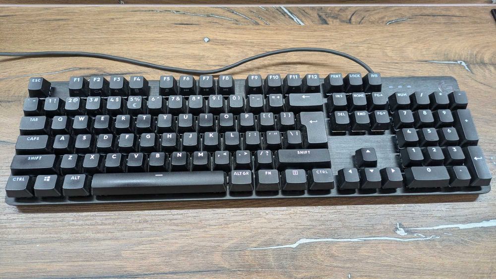Клавиатура Logitech G413 SE – отлично състояние