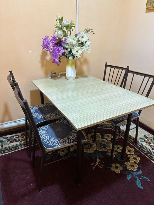 Стол и 6та стул, срочно сотилади!
