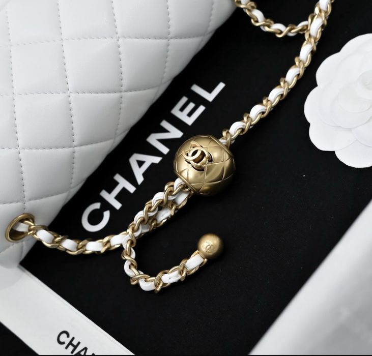 Geanta Chanel Timless Classique alb-pe stoc