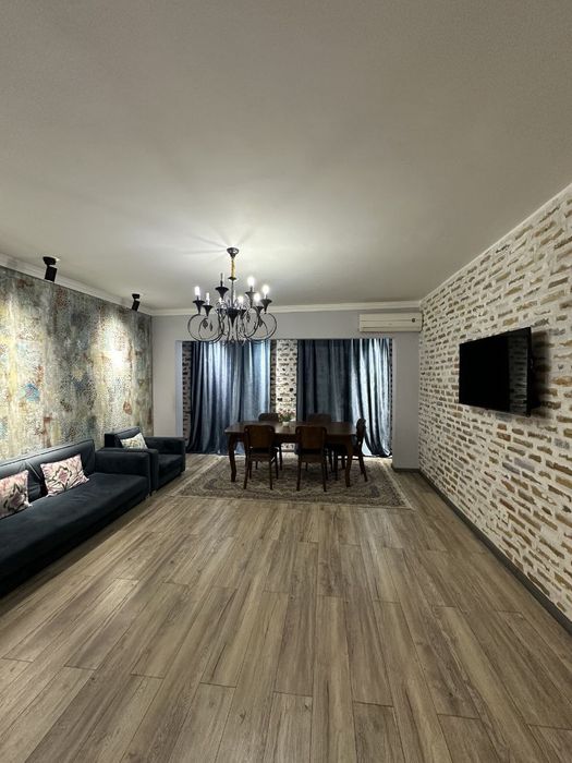 Oibek Айбек метро Афросиаб парк