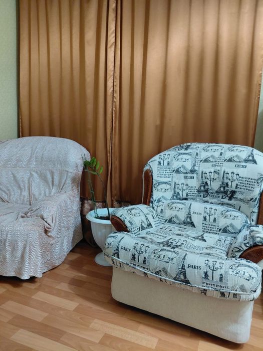 Продается мягкий уголок диван + 2 кресла