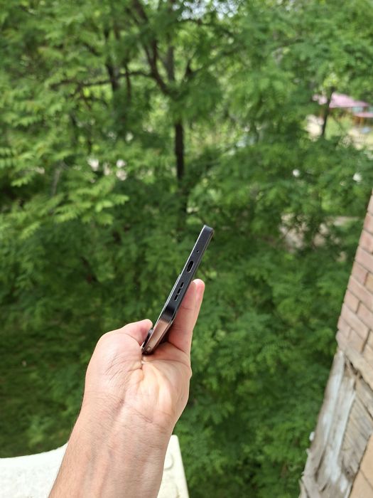 Redmi 13C 8/256 holati yaxshi