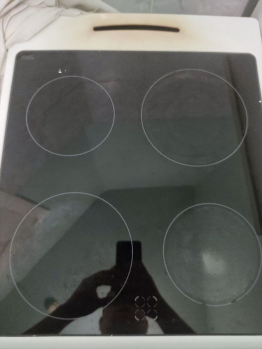 Продам электроплиту Hansa