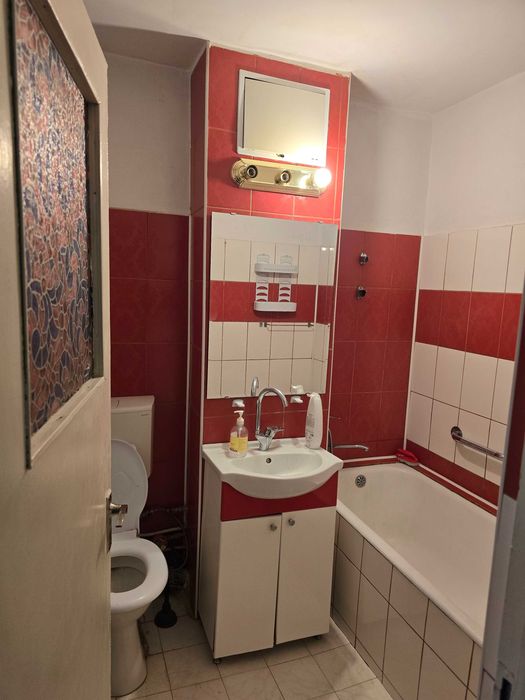 Apartament de inchiriat 3 camere zona Lapus centrala