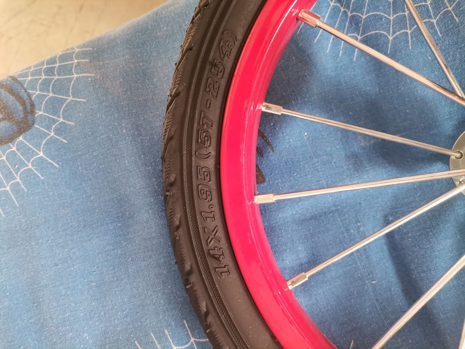 Детски велосипед с тренировъчни колела