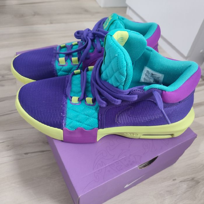 Nike lebron witness 8