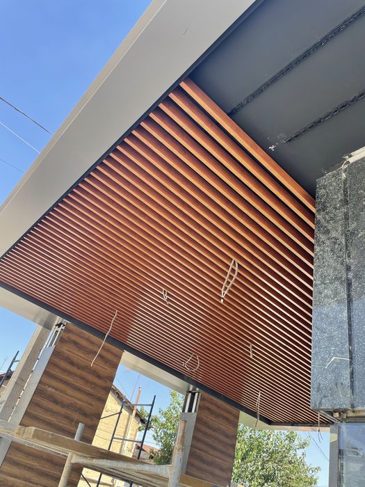 Современные потолки Реечный Грильято Армстронг Grilyato Rechni