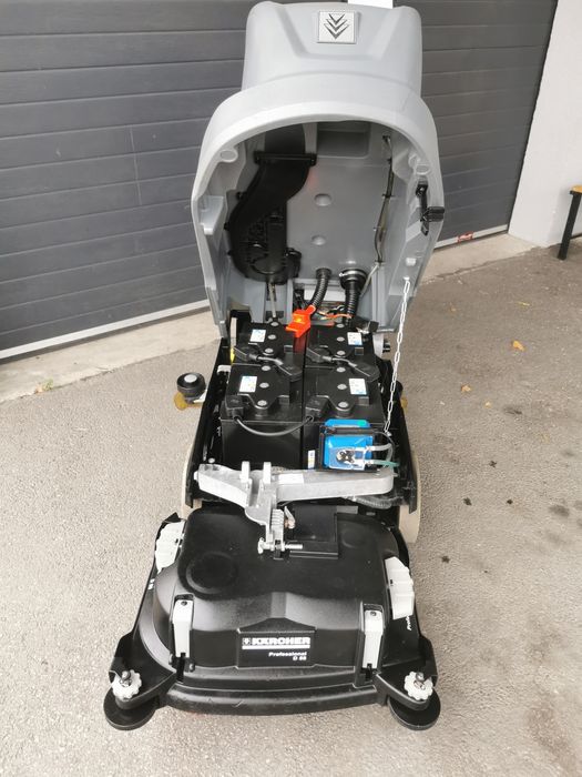 Mașina de frecat spălat aspirat pardoseli Karcher  nilfisk tennant