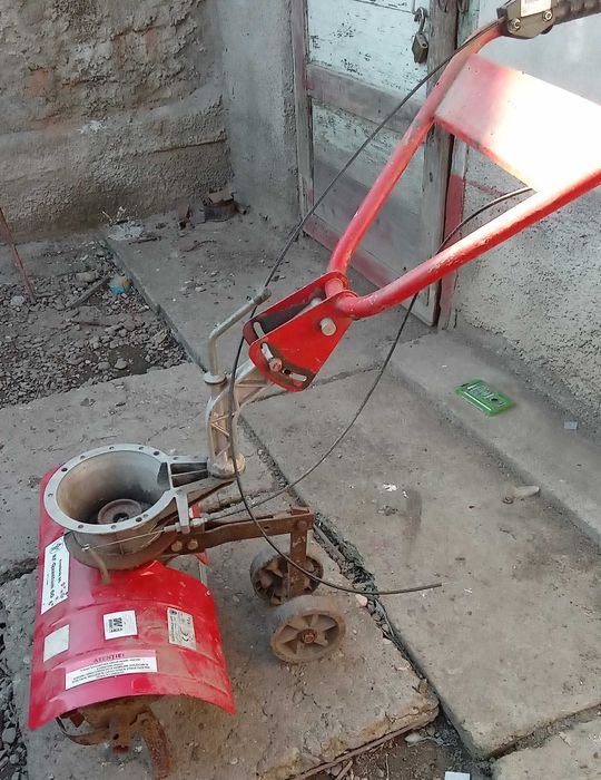 Motosapa Sentkiraly,motoare si piese diferite
