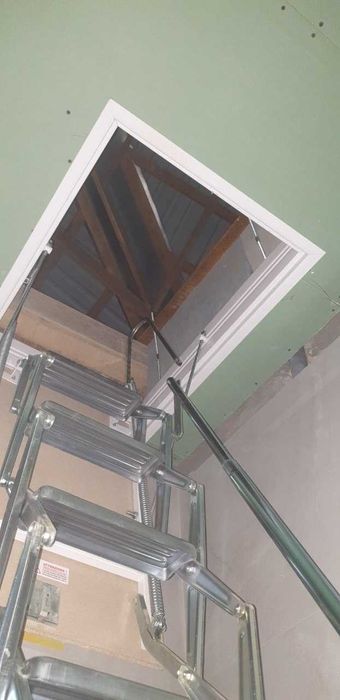 Чердачная лестница, люк, раскладная из анодированной стали. Италия.