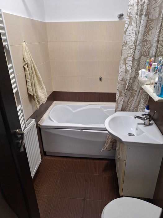 Vând apartament 2 camere Calea București