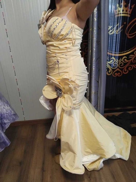 Официална рокля