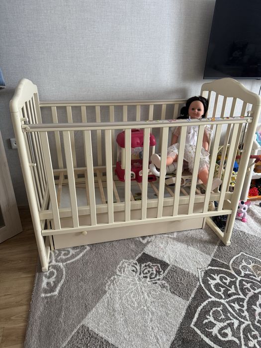 Продам детскую кроватку
