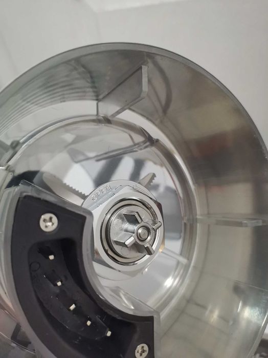 Продавам блендер вакумен Biochef aurora