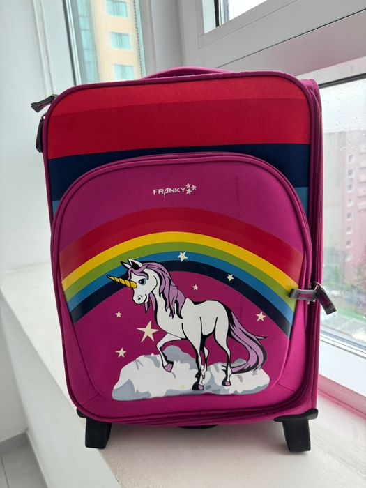 Детский чемодан для девочек