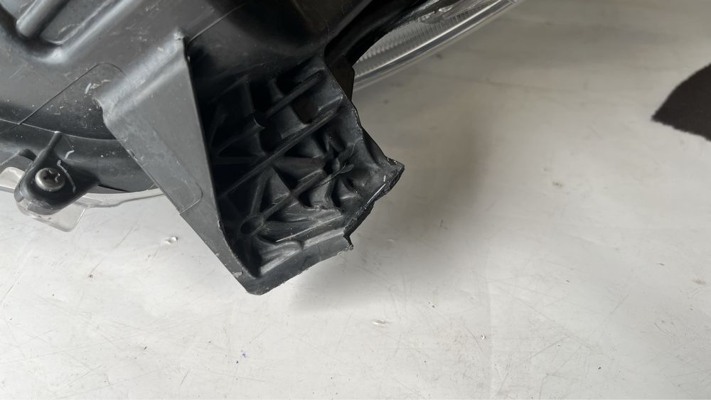 Ляв и десен фар Toyota Yaris 2020- Full led