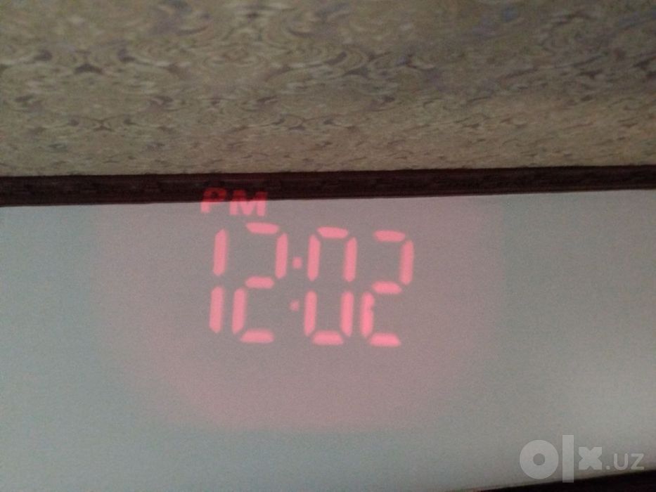 soat proyektorli ofis yoki uy uchun