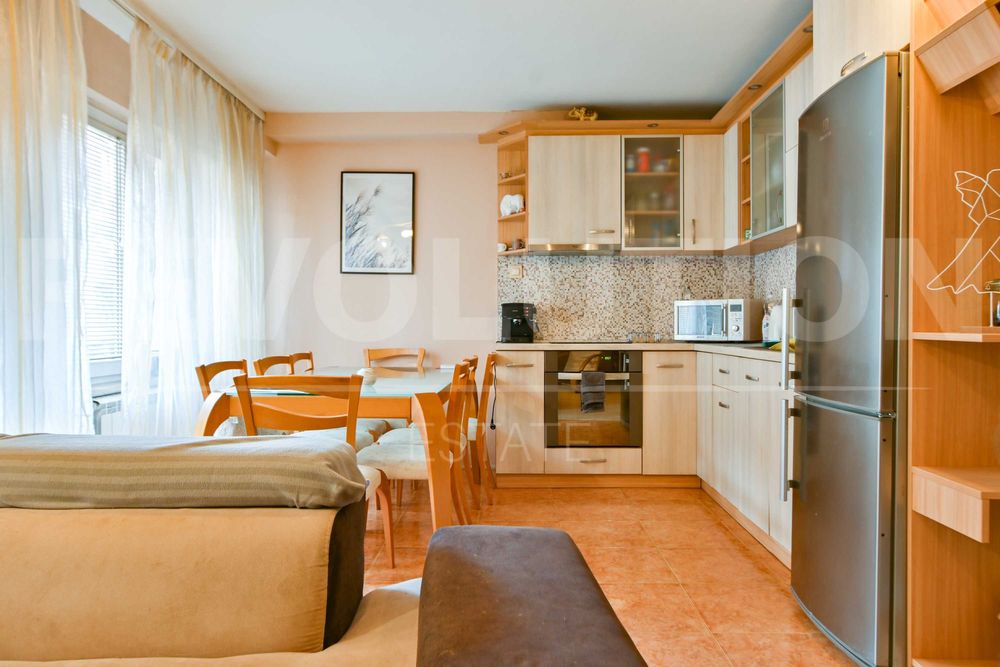 Продава се Тристаен апартамент в София, Редута - 97 кв.м за 3403 €/кв.м - Снимка #2