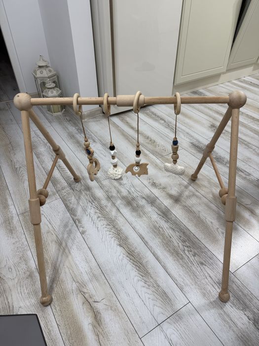 Centru de acrivitati din lemn