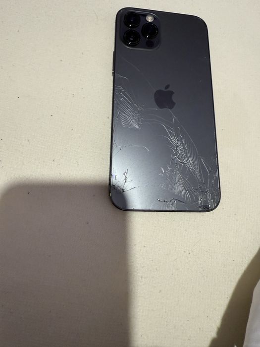 12 pro fisurat spate display fisura mica 1200 lei