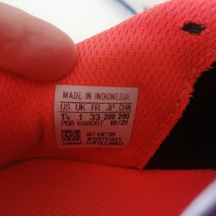 Номер 32, бутонки Адидас copa