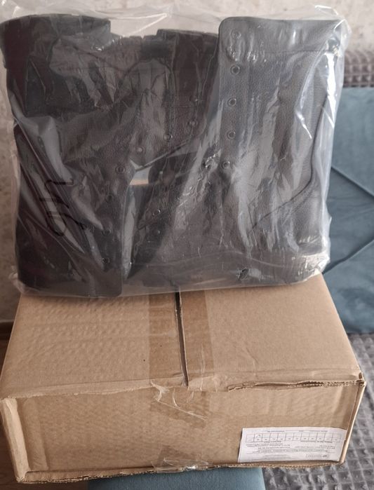 Продам Ботинки с высоким берцем