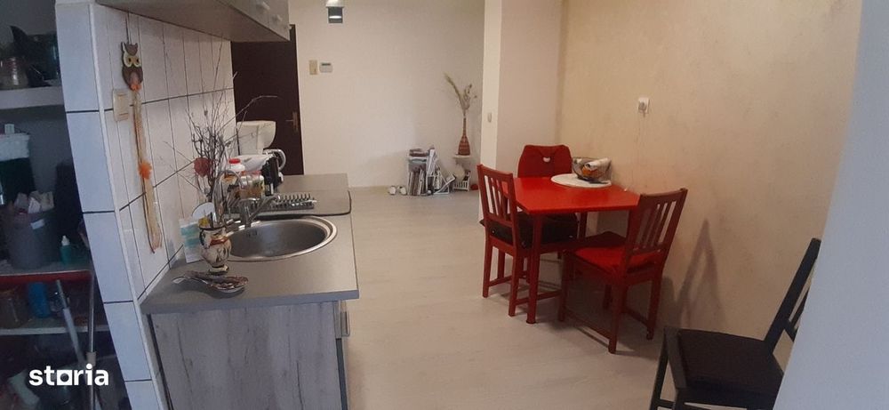 Vindem 2 camere Scriitorilor, parter cu balcon 68 mp.