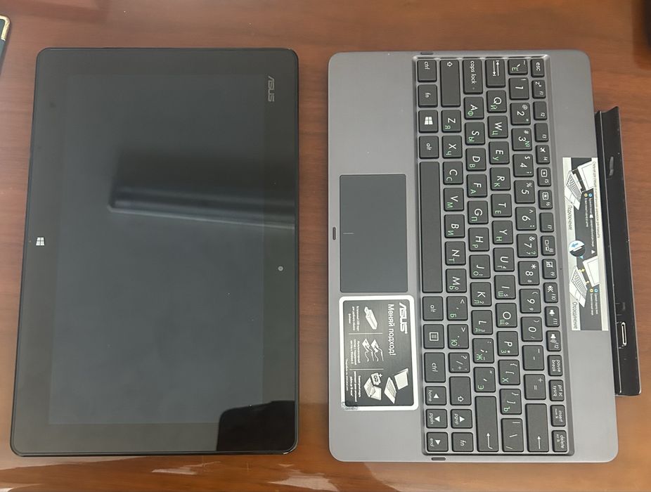 Планшет с клавиатурой ASUS