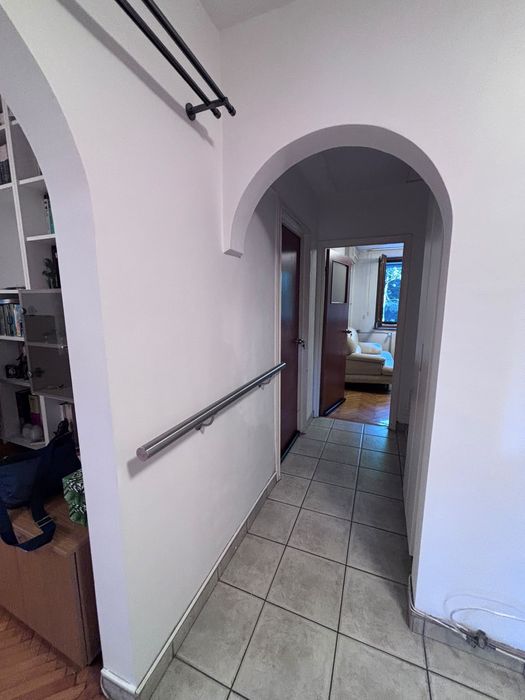 Inchiriez apartament 3 camere si garaj in Drumul Taberei