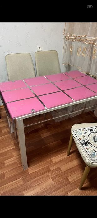 Стол для кухни стеклянный