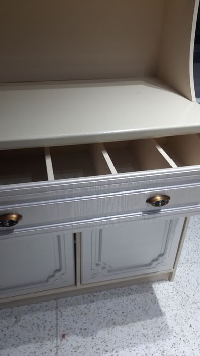 Продам  шкаф буфет