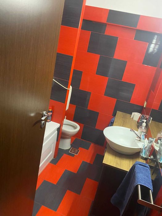 Apartament 3 camere,mobilat, zona Sala Polivalentă