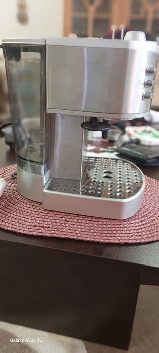 Кафемашина - Delonghi ec330s
НАЛЯГАНЕ: 15 BAR
-КАПАЦИТЕТ НА РЕЗЕРВОАР