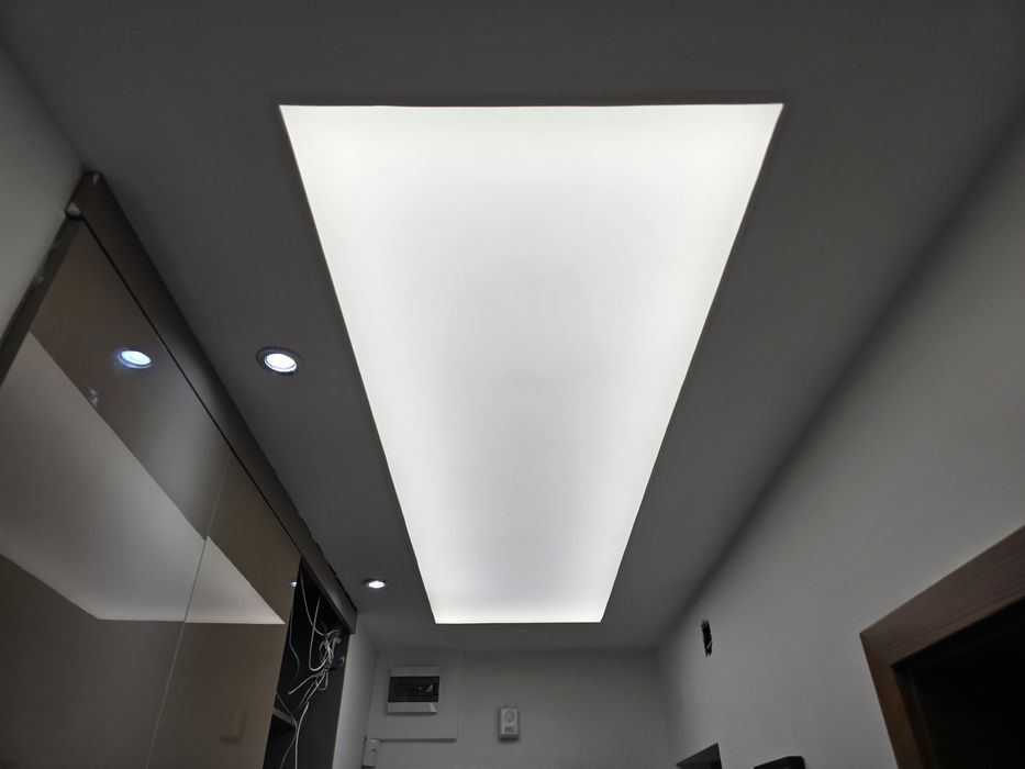 Опънат Таван  Хол Коридор Спалня Опънати тавани