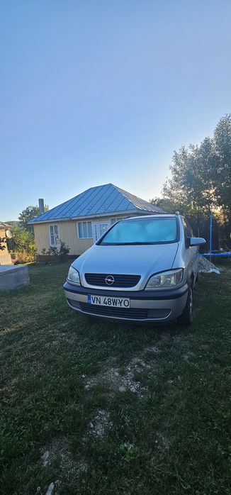 Vând opel zafira A.