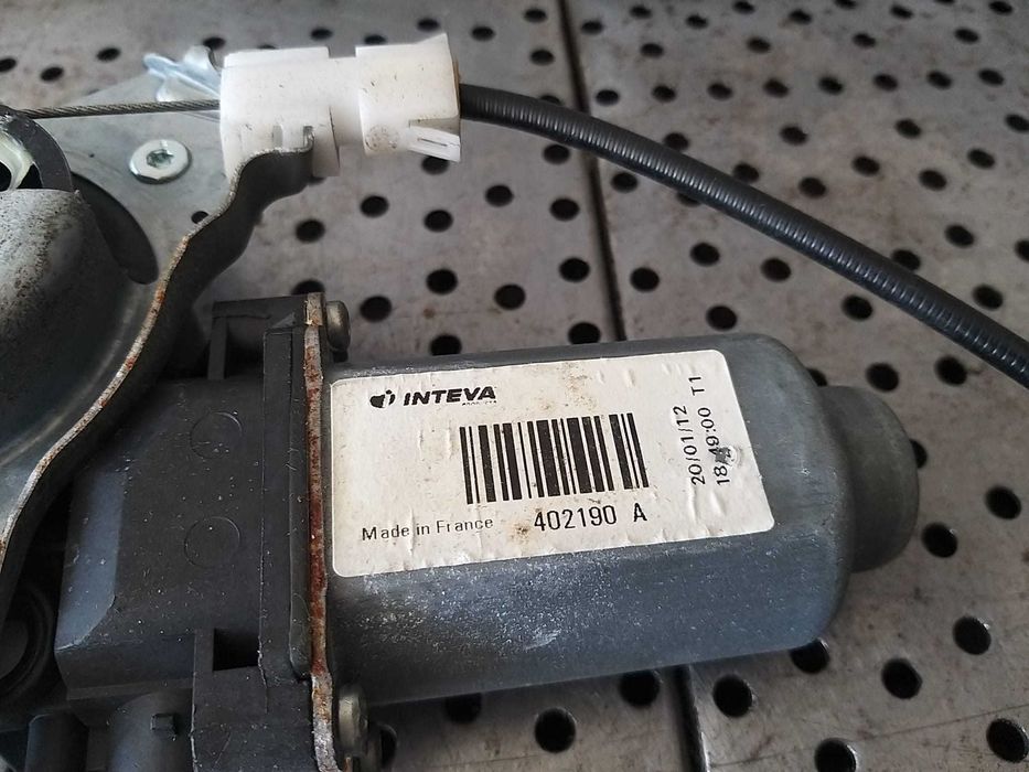 Macara motoras dreapta spate nissan qashqai j10 +2 402190a