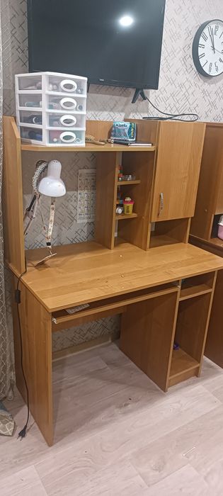 Продам 2 компьютерных стола