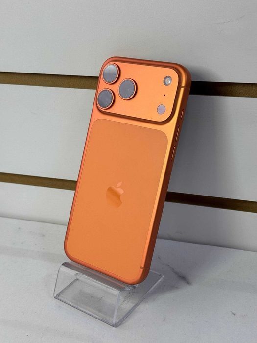 Обмен iPhone XR в корпусе 17 pro