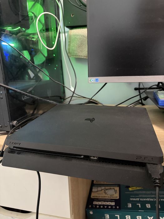 Playstation 4 slim (ps4 slim)
