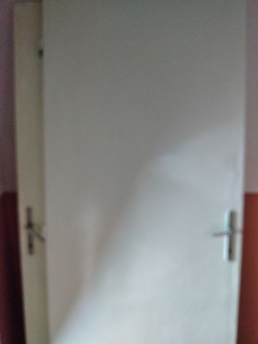 Прозорци и врати от стара дървена дограма за парник