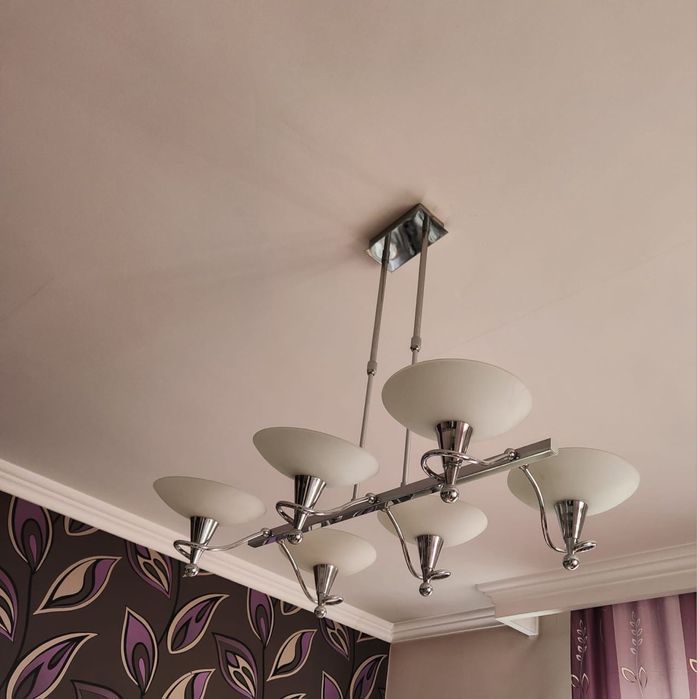 срочно продаются бу люстры