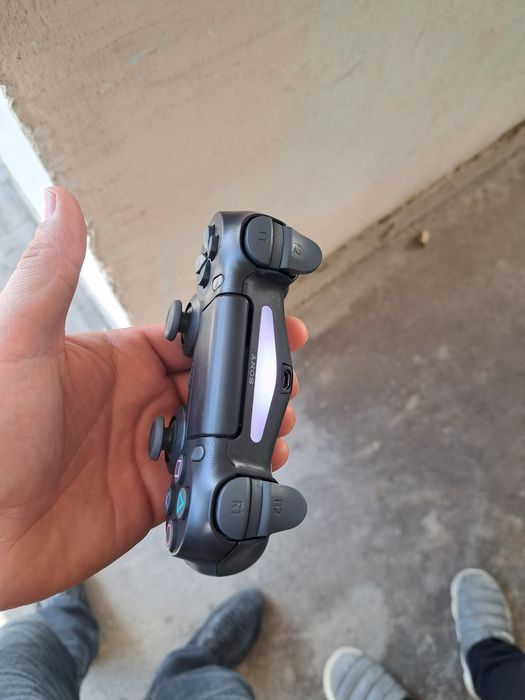 Ps4 joystik sotiladi xolati yamgi 1 marta ishlatilgan