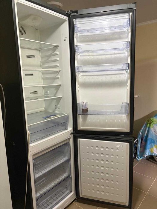 Холодильник BEKO двухкамерный