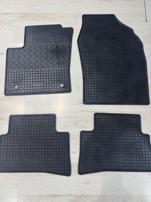 Гумени стелки  за Toyota Chr