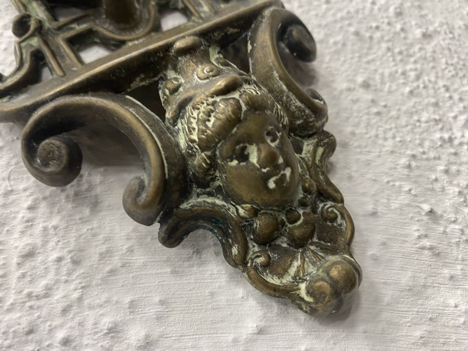 Стенна поставка за кибрит от масивен месинг