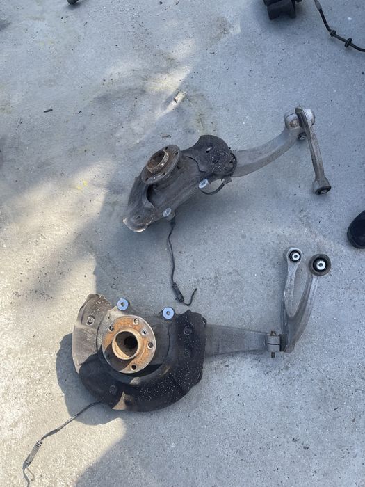 Fuzeta dreapta fata bmw f10 f11 fuzeta stanga fata bmw f10 f11
