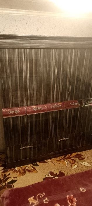 Yotoqxona mebel divan va shkaf