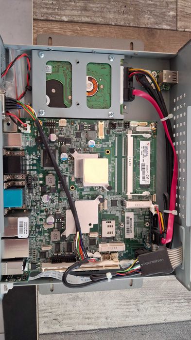 Intel® Celeron N2930 Fanless Box PC